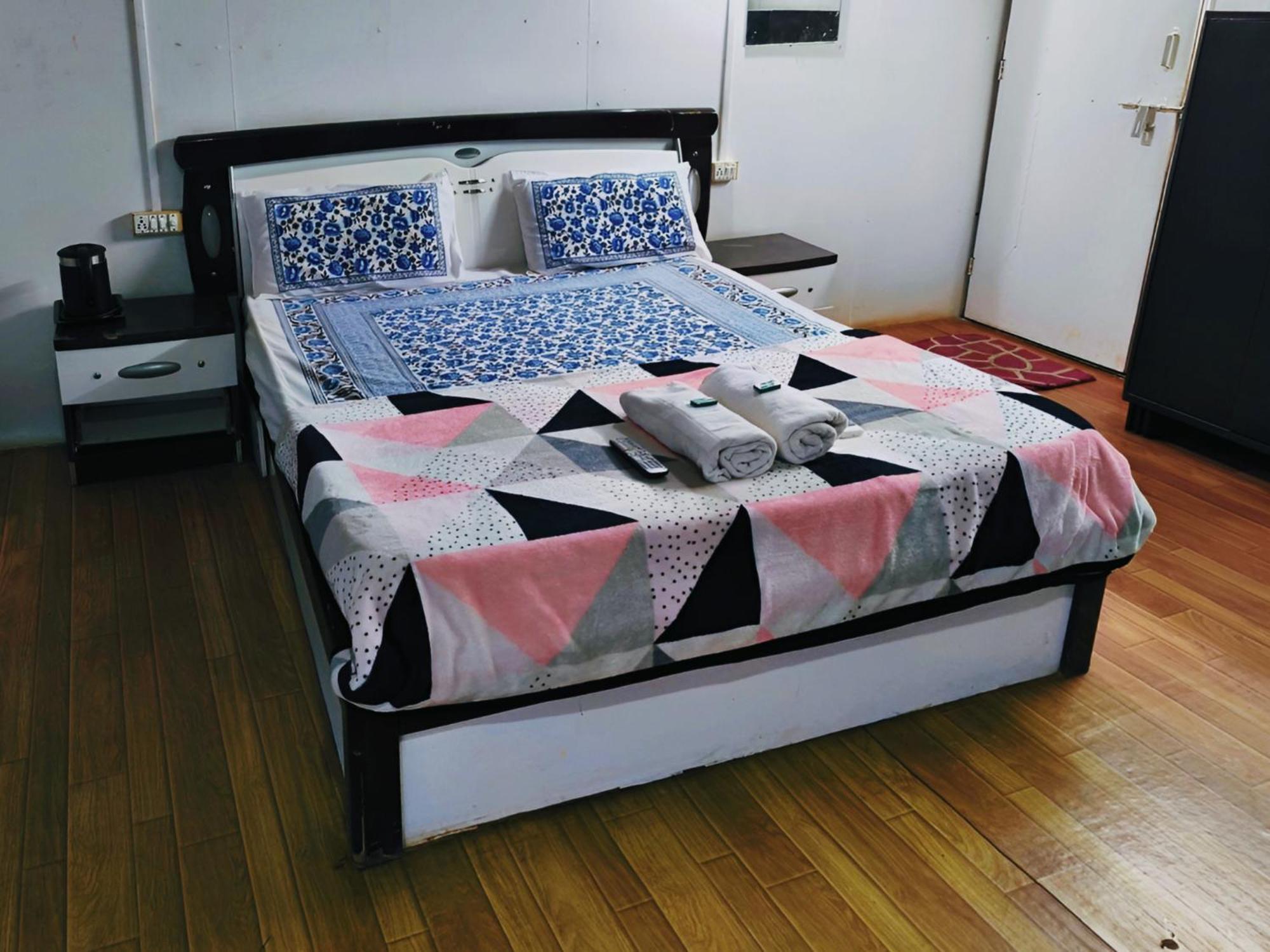 Forrest Homestay Villa Bhor ภายนอก รูปภาพ