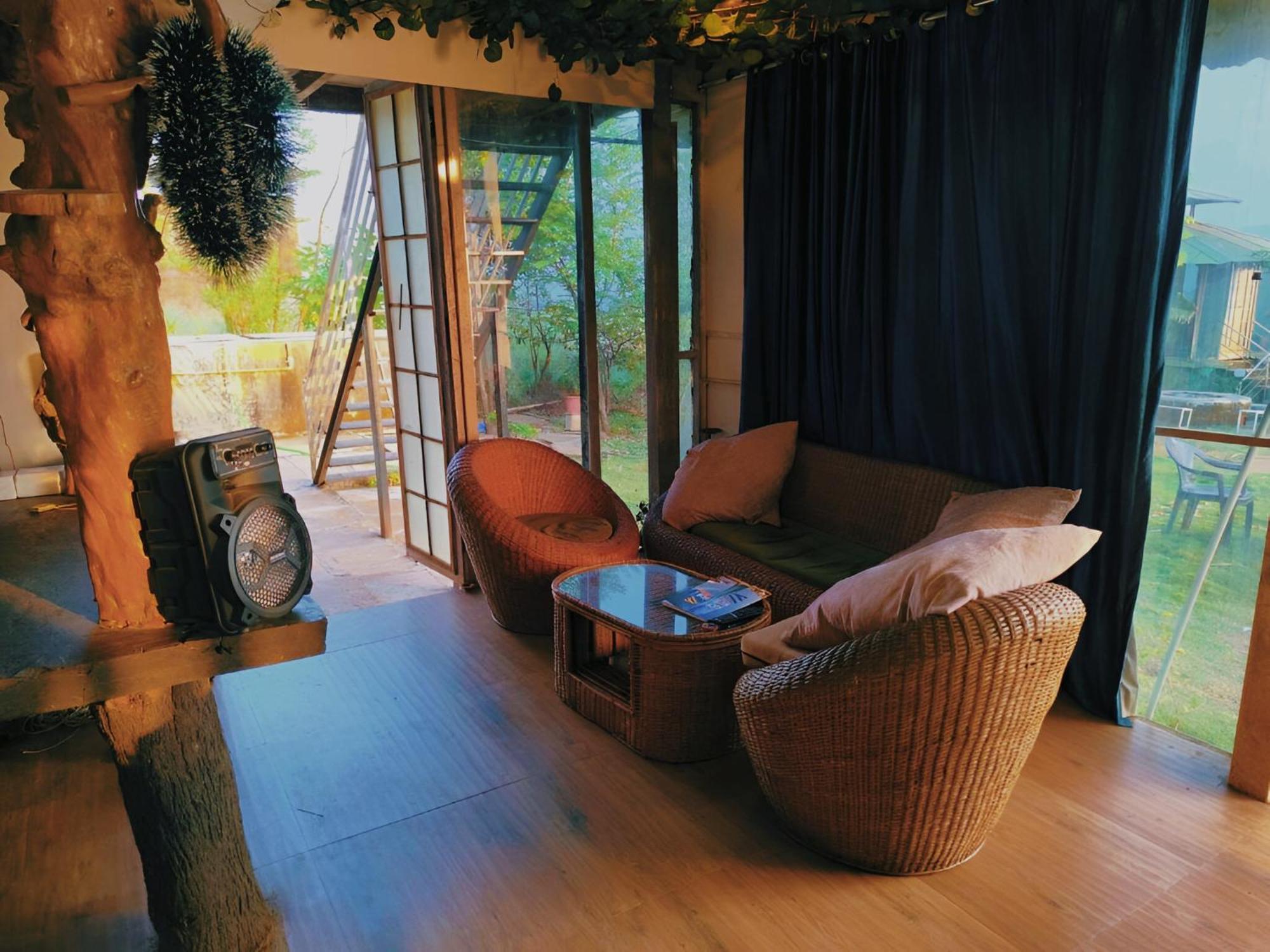 Forrest Homestay Villa Bhor ภายนอก รูปภาพ